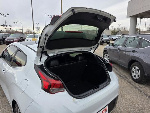 Used 2020 Hyundai Veloster 2.0 Premium image 30