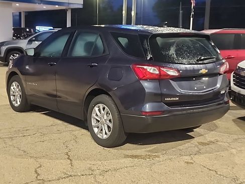 Used 2019 Chevrolet Equinox LS FWD image 2