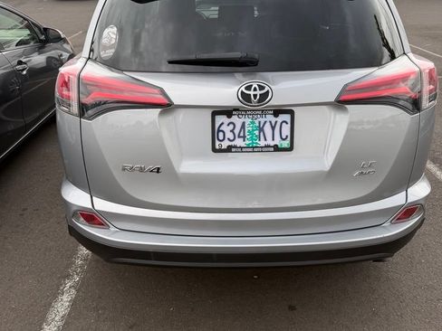 Used 2018 Toyota RAV4 LE w/ All Weather Liner Package AWD/4WD image 5