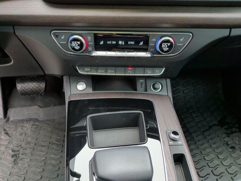 Used 2024 Audi Q5 2.0T Premium Plus image 28