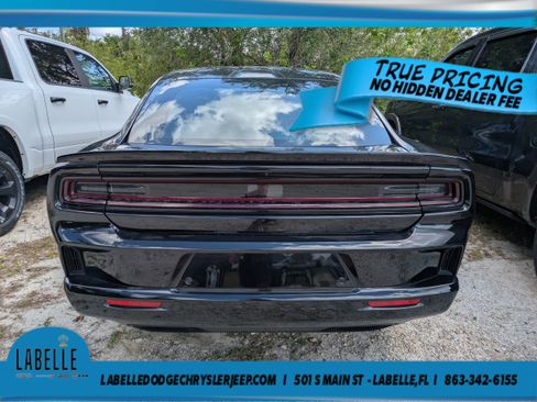 Used 2024 Dodge Charger Daytona Scat Pack w/ Plus Group AWD/4WD image 4