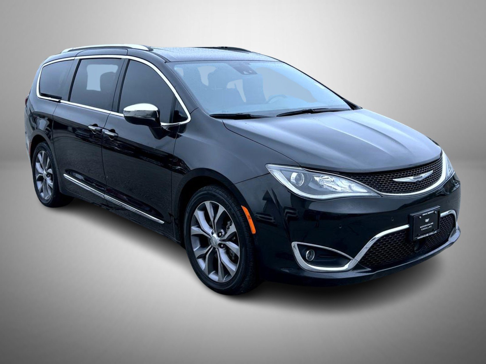 Used 2020 Chrysler Pacifica Limited FWD image 3