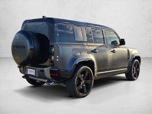 Used 2025 Land Rover Defender 110 V8 AWD/4WD image 5