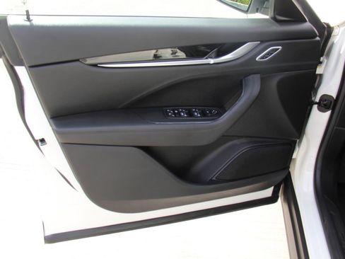 Used 2020 Maserati Levante S image 22