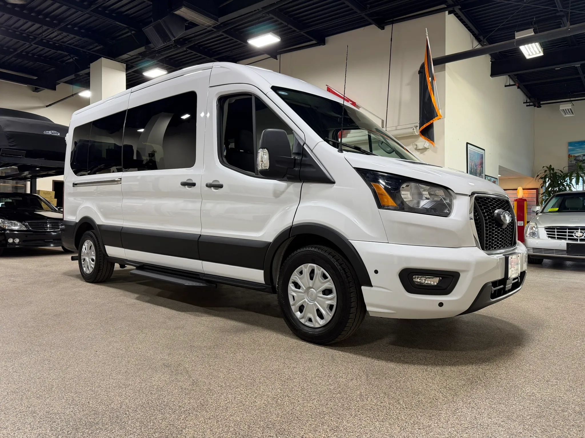 Used 2024 Ford Transit 350 XLT RWD image 7