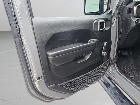 Used 2020 Jeep Wrangler Sport image 18