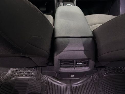 Used 2021 Chevrolet Equinox LT image 24