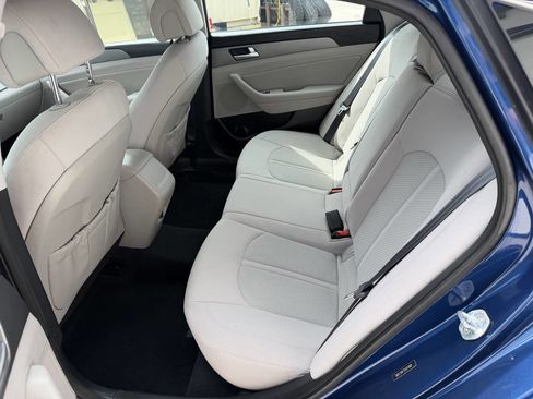Used 2015 Hyundai Sonata SE w/ Option Group 09 FWD image 17