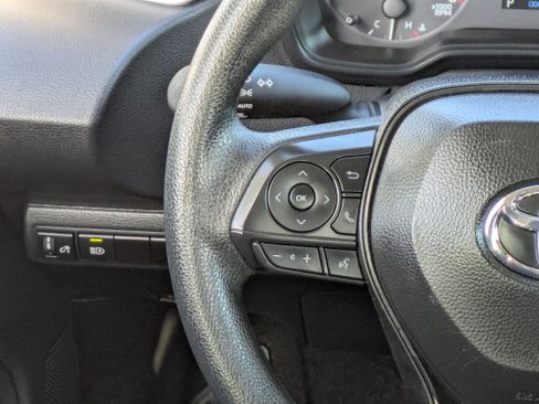 Used 2025 Toyota Corolla LE image 22