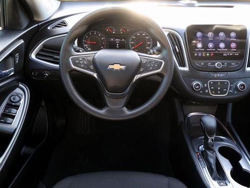 Used 2023 Chevrolet Malibu LT image 19