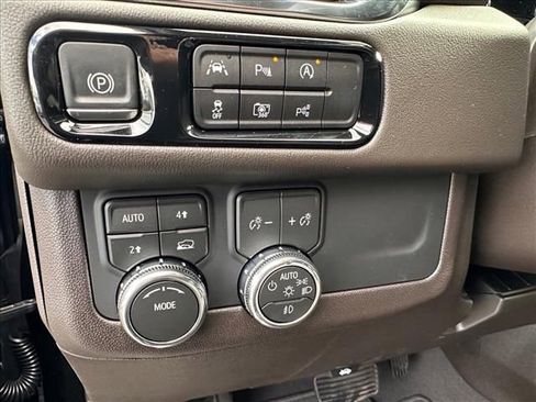 New 2026 GMC Yukon Elevation image 27