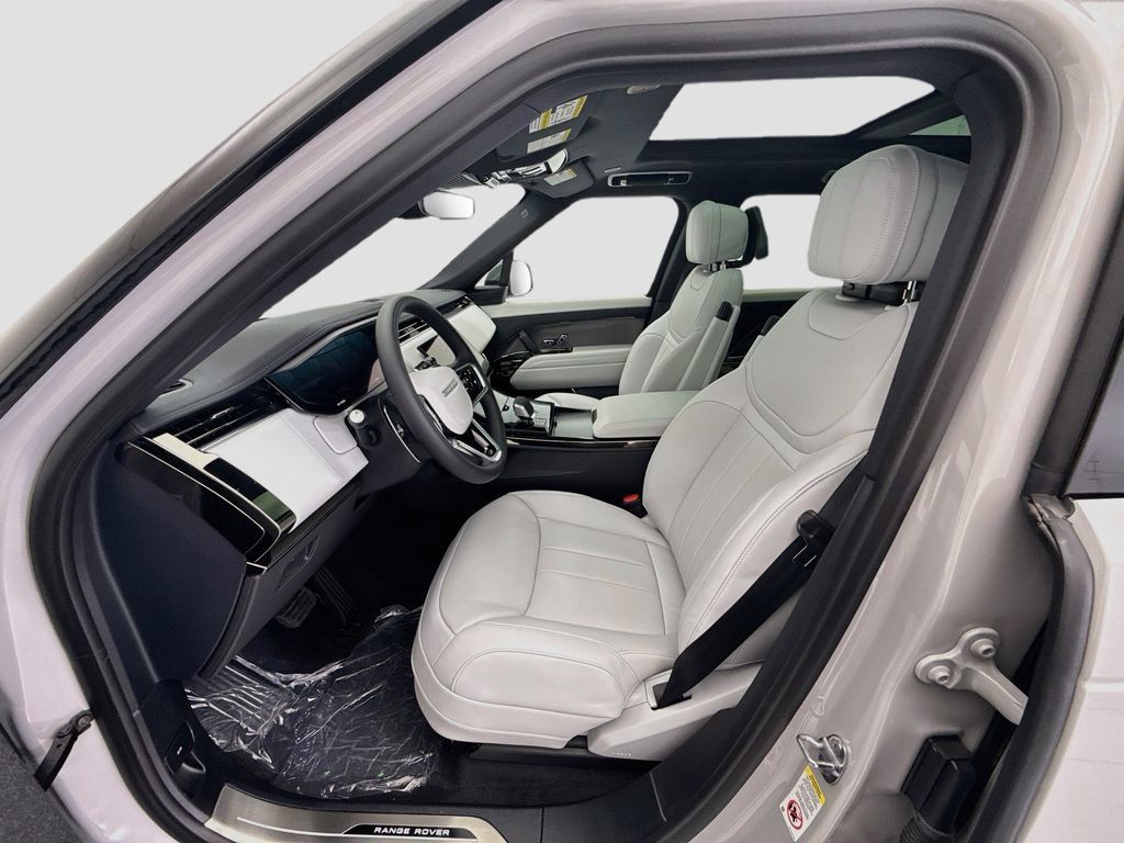 New 2026 Land Rover Range Rover Sport SE AWD/4WD image 18