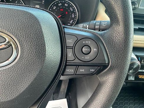 Certified 2019 Toyota RAV4 XLE w/ Convenience Package AWD/4WD image 20