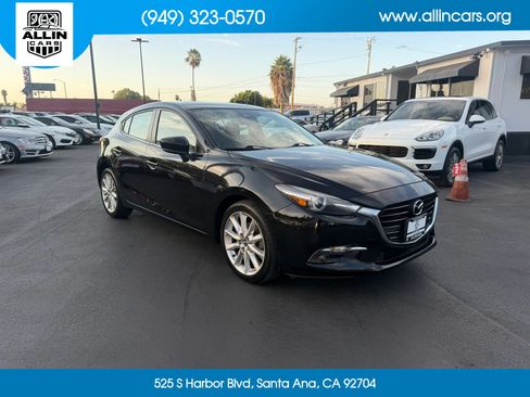 Used 2017 MAZDA MAZDA3 Grand Touring w/ Premium Equipment Package FWD image 3