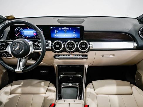 Used 2026 Mercedes-Benz GLB 250 image 12