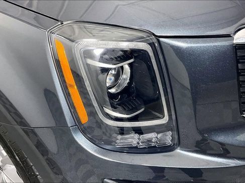 Used 2022 Kia Telluride LX image 40