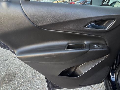 Used 2021 Chevrolet Equinox LT image 31