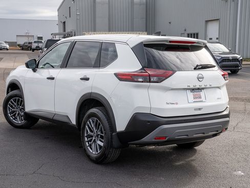 Used 2023 Nissan Rogue S image 3