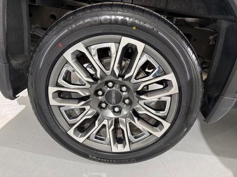 Used 2024 GMC Sierra 1500 Denali Ultimate image 14