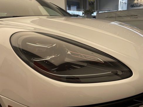 New 2025 Porsche Macan S image 8