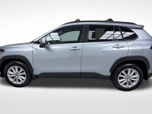 Certified 2023 Toyota Corolla Cross LE w/ Moonroof Package AWD/4WD image 6