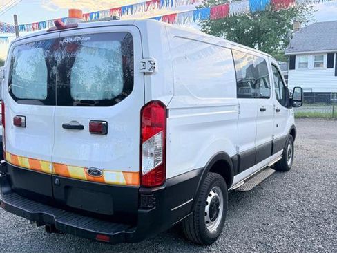 Used 2016 Ford Transit 250 130 Low Roof RWD image 2