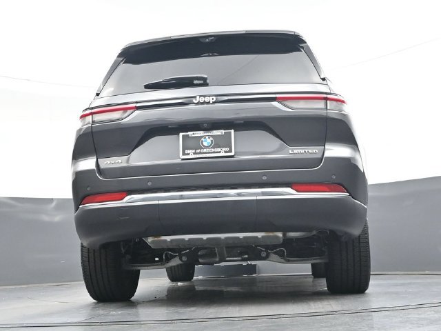 Used 2025 Jeep Grand Cherokee Limited w/ Luxury Tech Group II AWD/4WD image 33