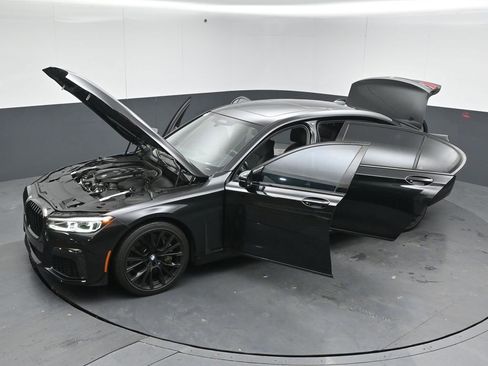 Used 2022 BMW 750i xDrive w/ M Sport Package image 54