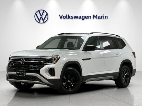 New 2026 Volkswagen Atlas Peak Edition AWD/4WD image 1