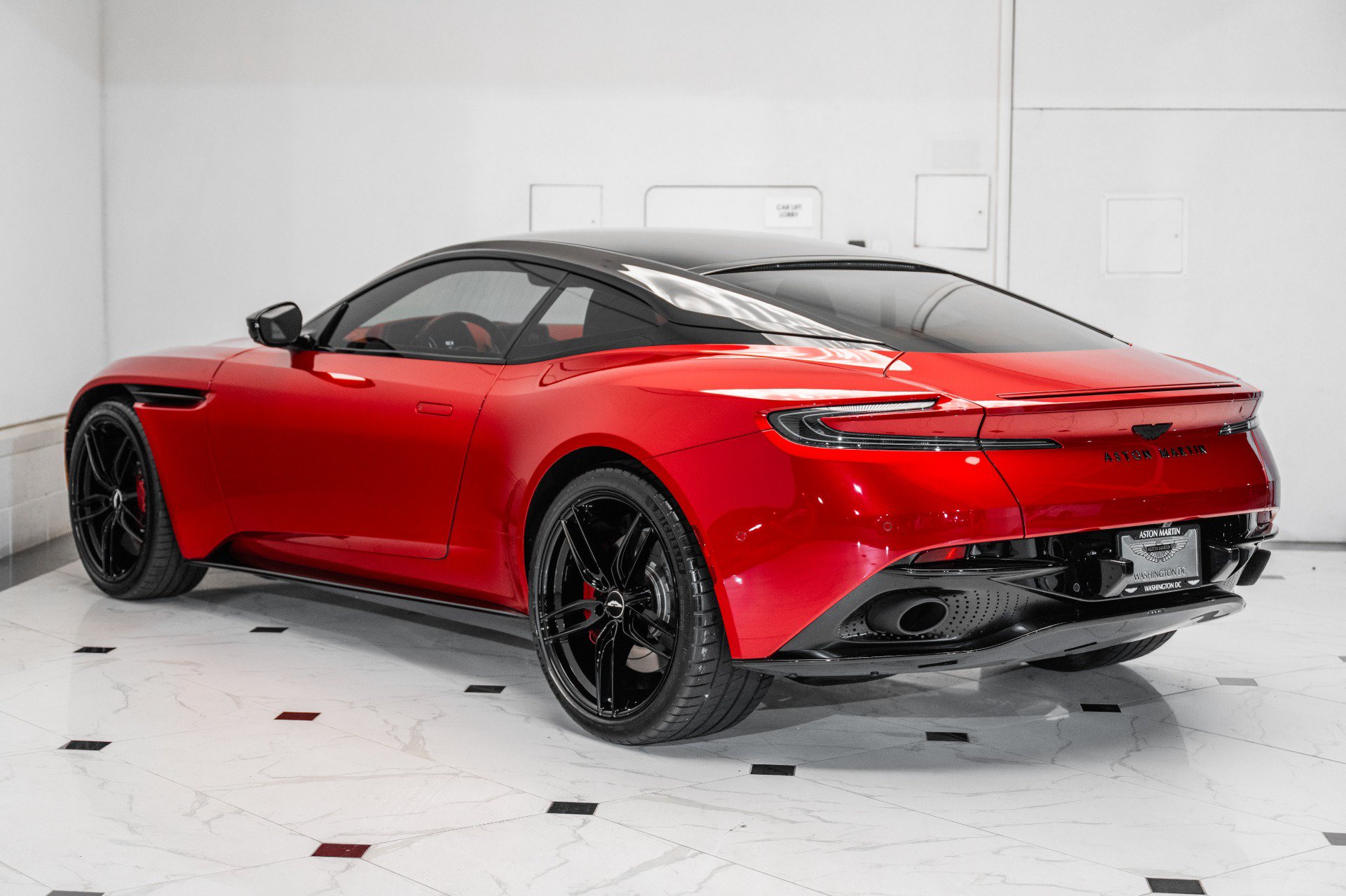 Used 2023 Aston Martin DB11 Coupe RWD image 3