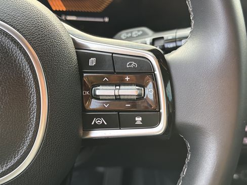 Used 2025 Kia Sorento S image 25