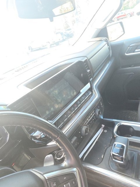 Used 2023 Chevrolet Silverado 1500 LT w/ Z71 Off-Road Package AWD/4WD image 3