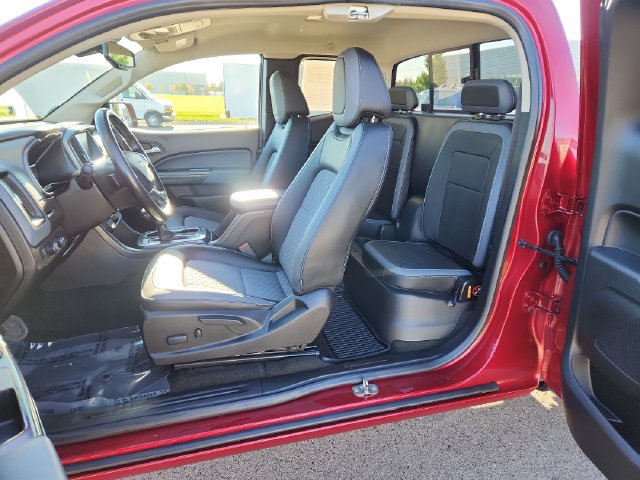 Used 2017 Chevrolet Colorado Z71 AWD/4WD image 26