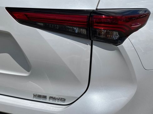 Used 2023 Toyota Highlander XSE AWD/4WD image 27