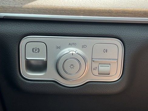 Used 2024 Mercedes-Benz GLE 350 4MATIC image 18