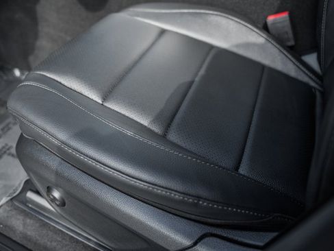 Certified 2025 Mercedes-Benz GLE 450e 4MATIC image 35