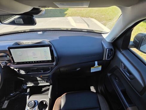 New 2025 Ford Bronco Sport Outer Banks image 13