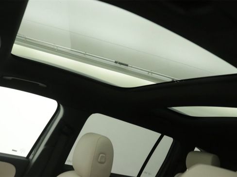 New 2026 Mercedes-Benz GLB 250 image 14