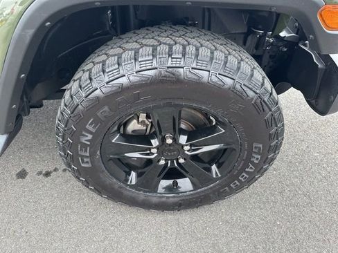 Used 2021 Jeep Wrangler Unlimited Sahara AWD/4WD image 8