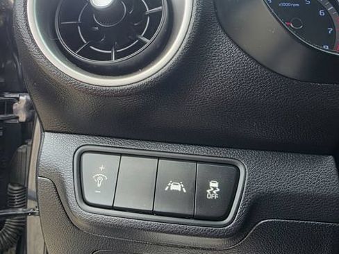 Used 2020 Kia Forte LXS FWD image 17