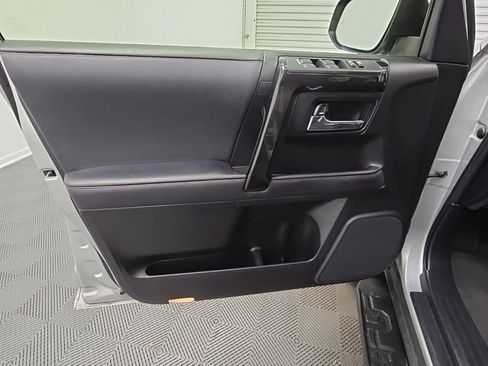 Used 2023 Toyota 4Runner TRD Off-Road Premium image 31