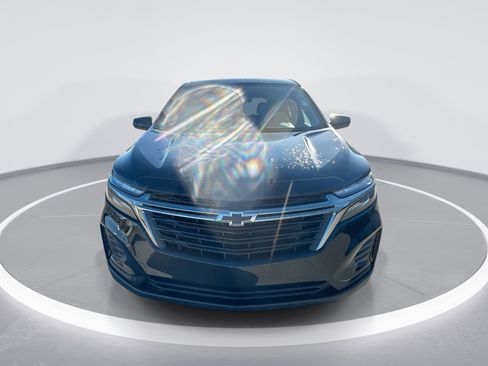 Used 2024 Chevrolet Equinox LS w/ LS Convenience Package image 3