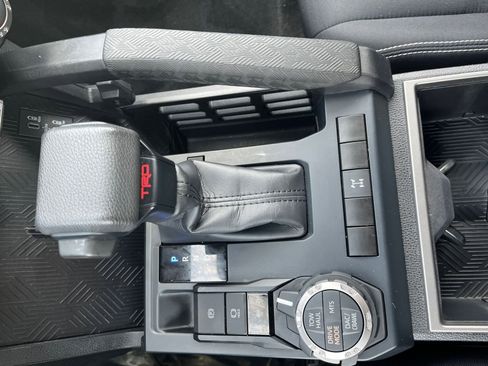 Used 2024 Toyota Tacoma w/ TRD Package image 39