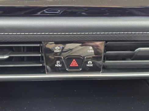 Used 2024 Volkswagen Atlas SE image 26