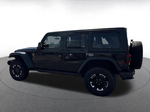 Used 2025 Jeep Wrangler Unlimited Rubicon AWD/4WD image 7