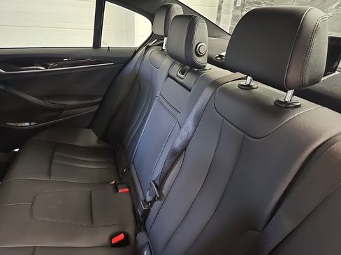 Used 2020 BMW 530i xDrive w/ Convenience Package image 16