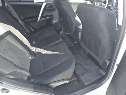 Used 2016 Toyota RAV4 LE image 5