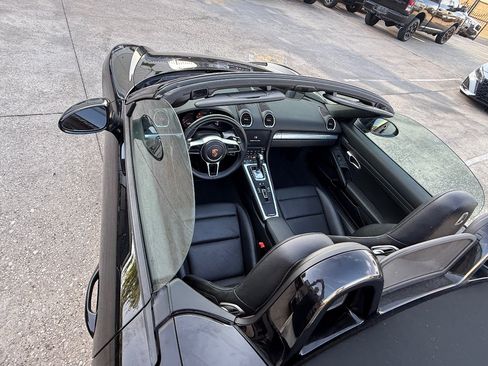 Used 2018 Porsche 718 Boxster RWD image 31