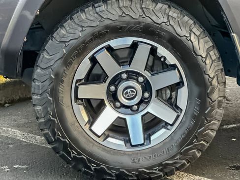 Used 2019 Toyota 4Runner TRD Off-Road image 25