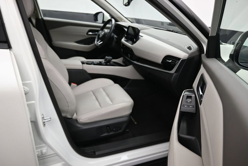 Certified 2023 Nissan Rogue SL w/ SL Premium Package AWD/4WD image 25